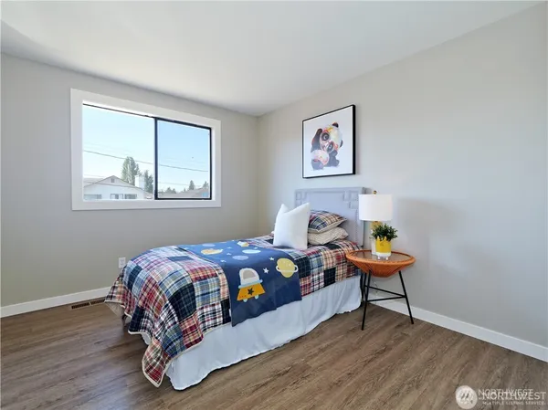 $925,000 | 6750 28th Avenue South, Seattle, WA 98108