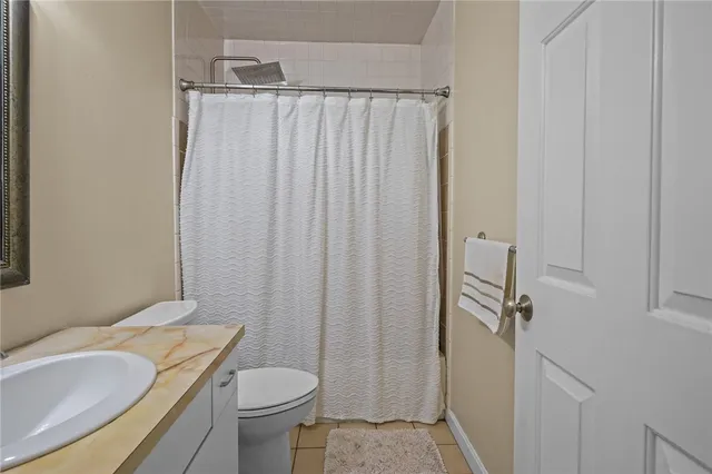 $2,300 | 774 Cooper Road, Glocester, RI 02814