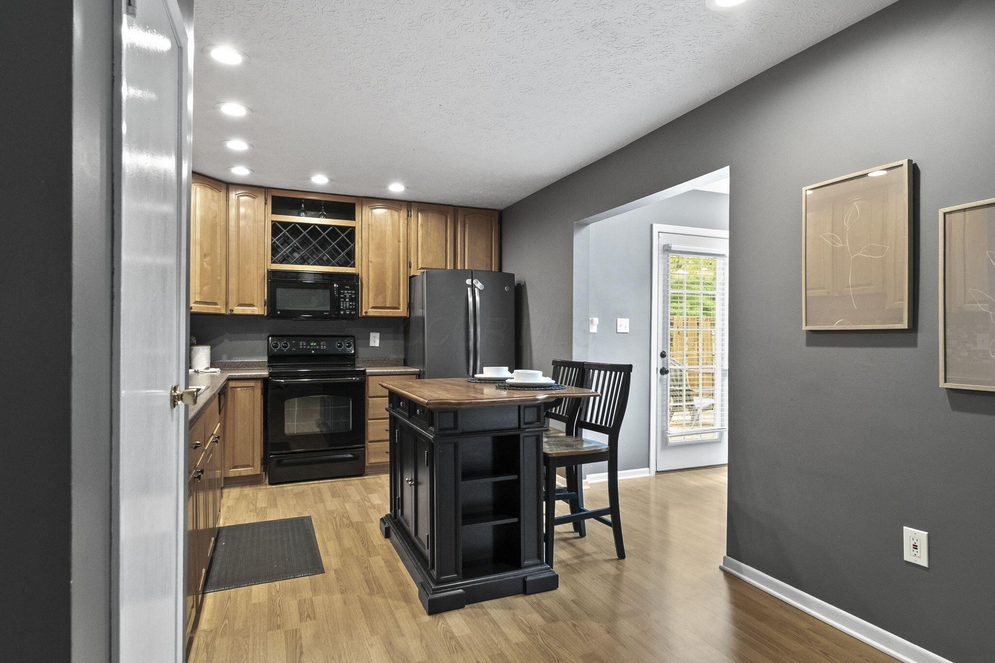 184 East Schrock Road Westerville, OH 43081 - Photo 12 of 61 Kitchen