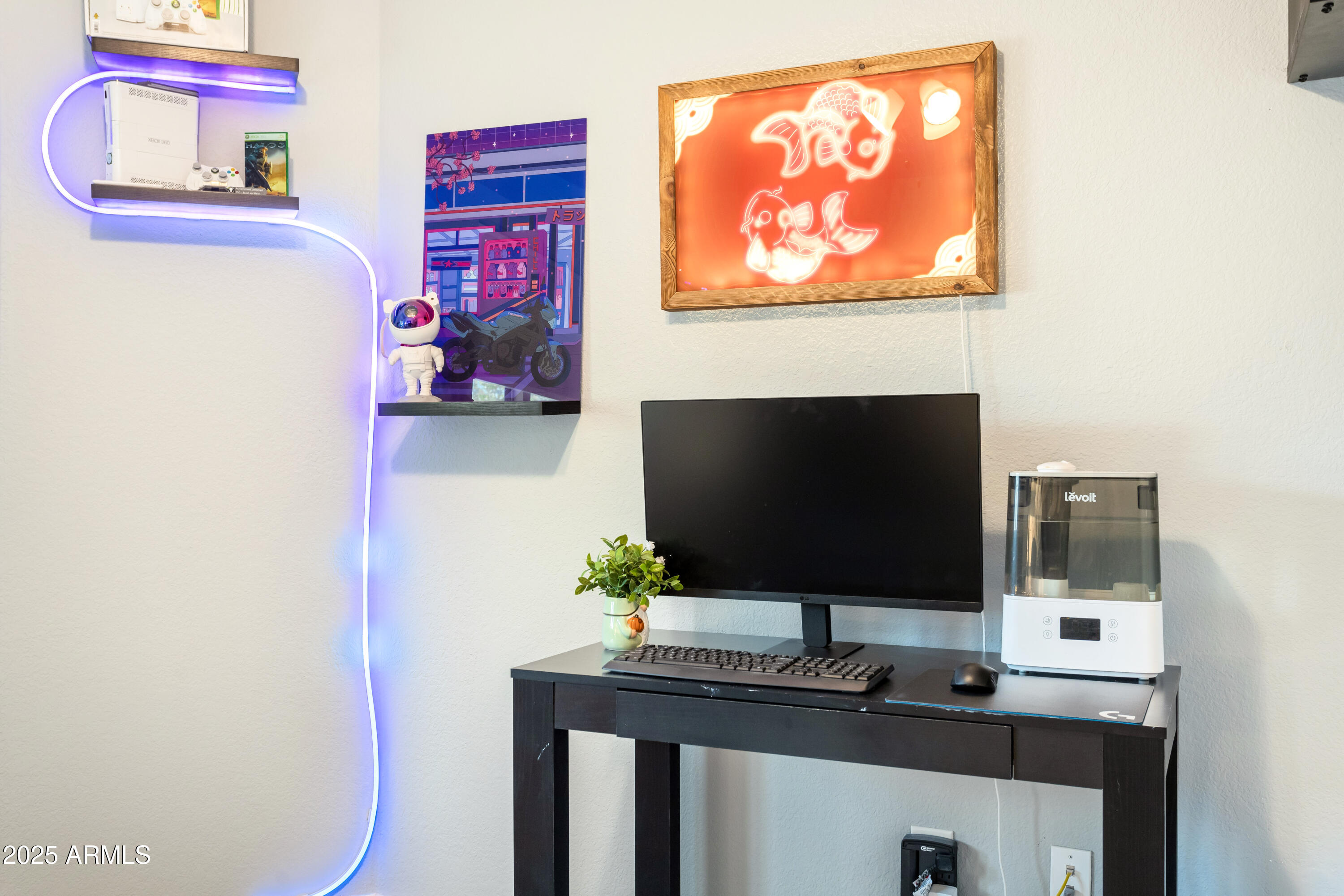 4931 Loma Loop Sierra Vista, AZ 85635 - Photo 35 of 47 a living room with furniture and a flat screen tv