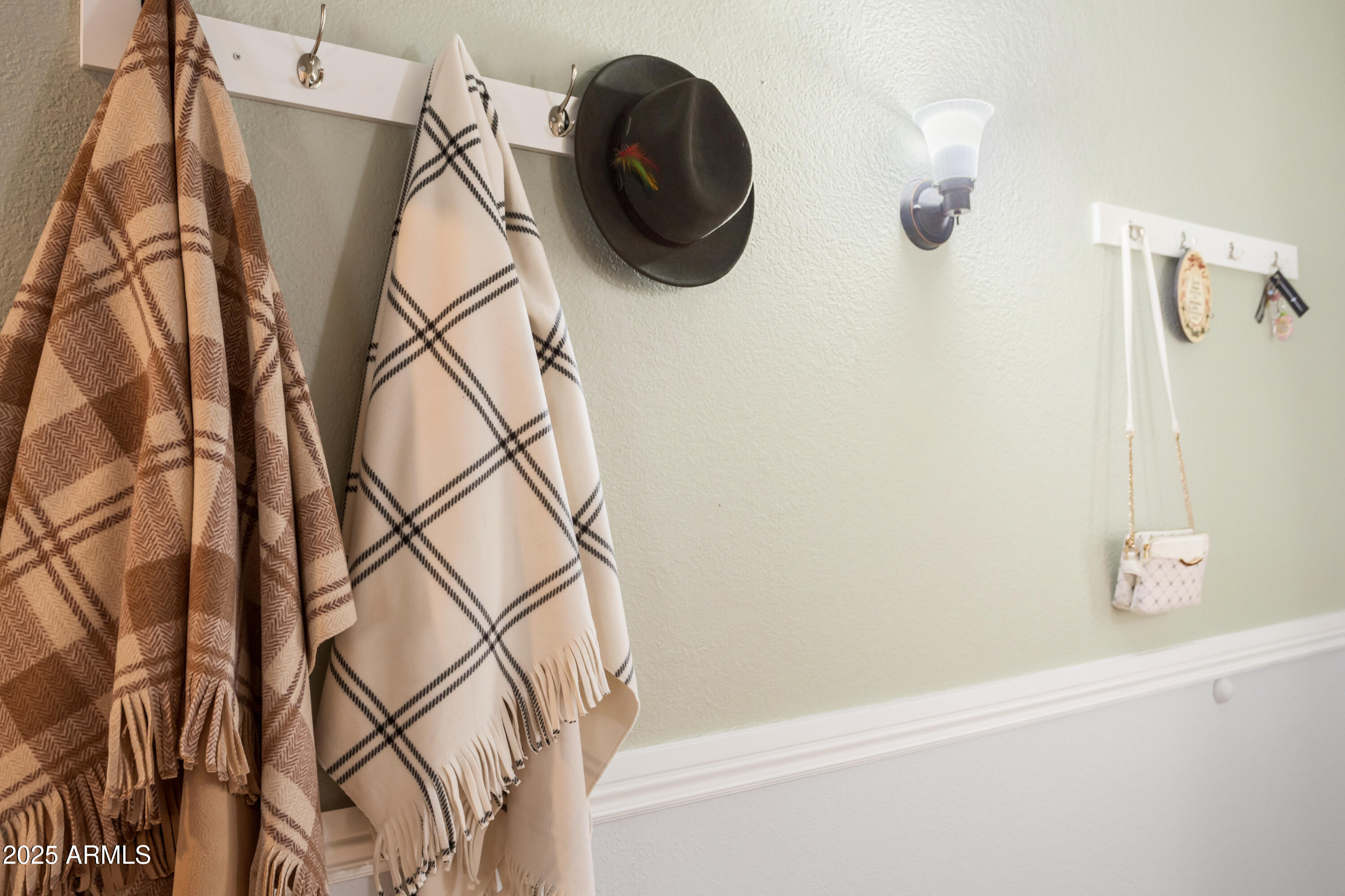 4931 Loma Loop Sierra Vista, AZ 85635 - Photo 6 of 47 a bathroom with a bathtub and shower