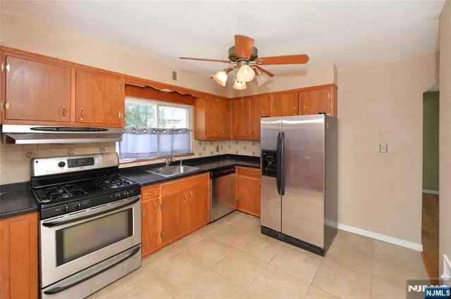 $649,000 | 508 St Pauls Avenue, Cliffside Park, NJ 07010