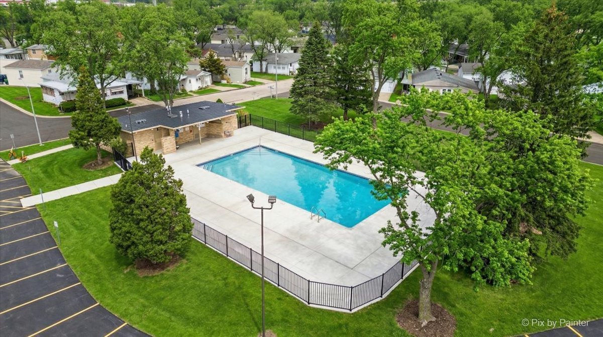 224 Big Peninsula Road Elgin, IL 60123 - Photo 13 of 15