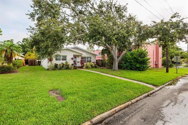 $500,000 | 121 28th Avenue North, St. Petersburg, FL 33704