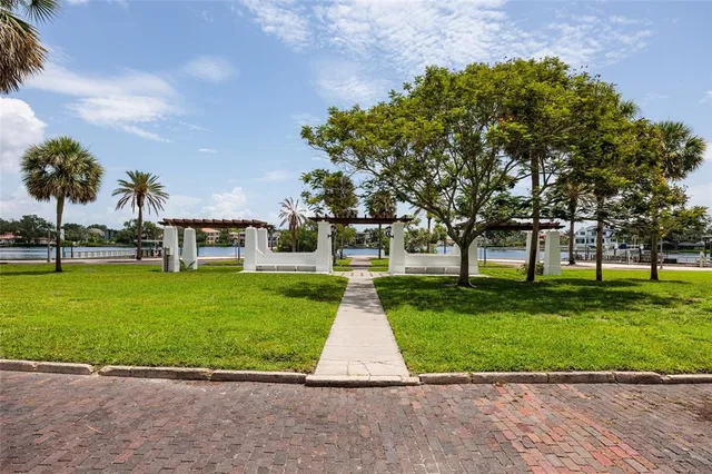 $500,000 | 121 28th Avenue North, St. Petersburg, FL 33704