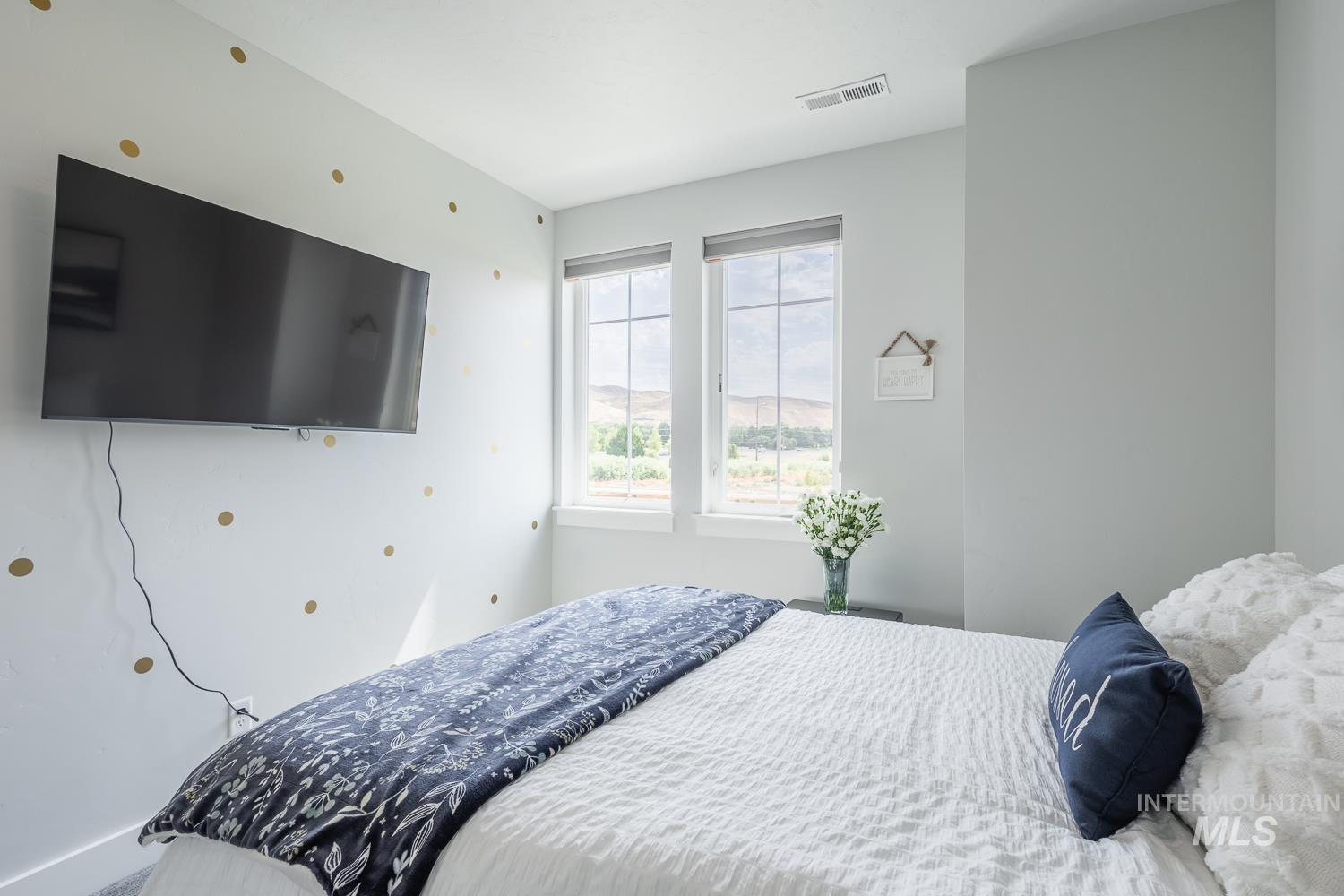 3321 South Hopes Well Way Boise, ID 83716 - Photo 33 of 40 View of bedroom