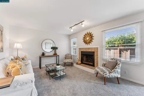 $599,000 | 405 Centre Court, Alameda, CA 94502