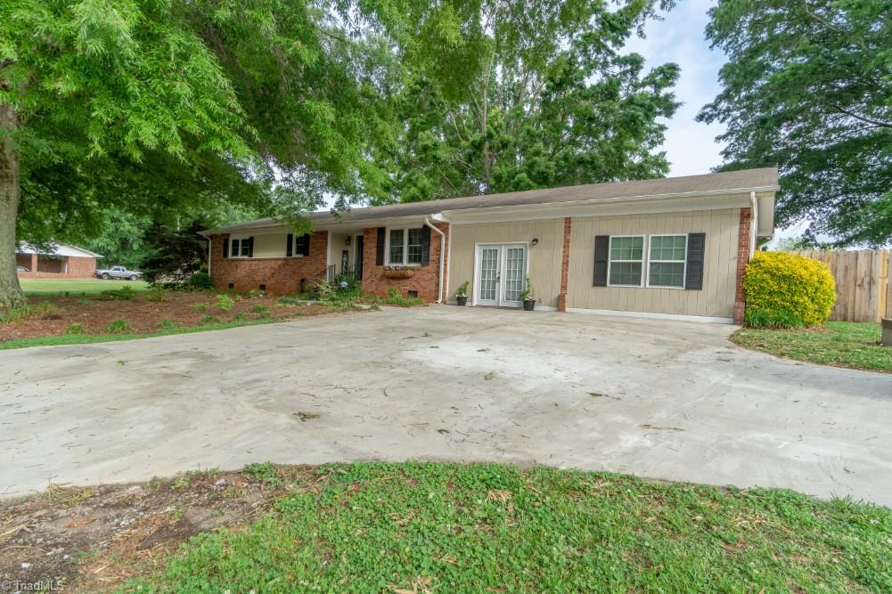 807 Grooms Road Reidsville, NC 27320 - Photo 1 of 25 Gallery Image 1