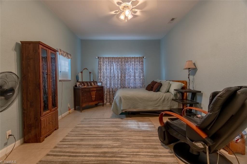 807 Grooms Road Reidsville, NC 27320 - Photo 13 of 25 Gallery Image 13