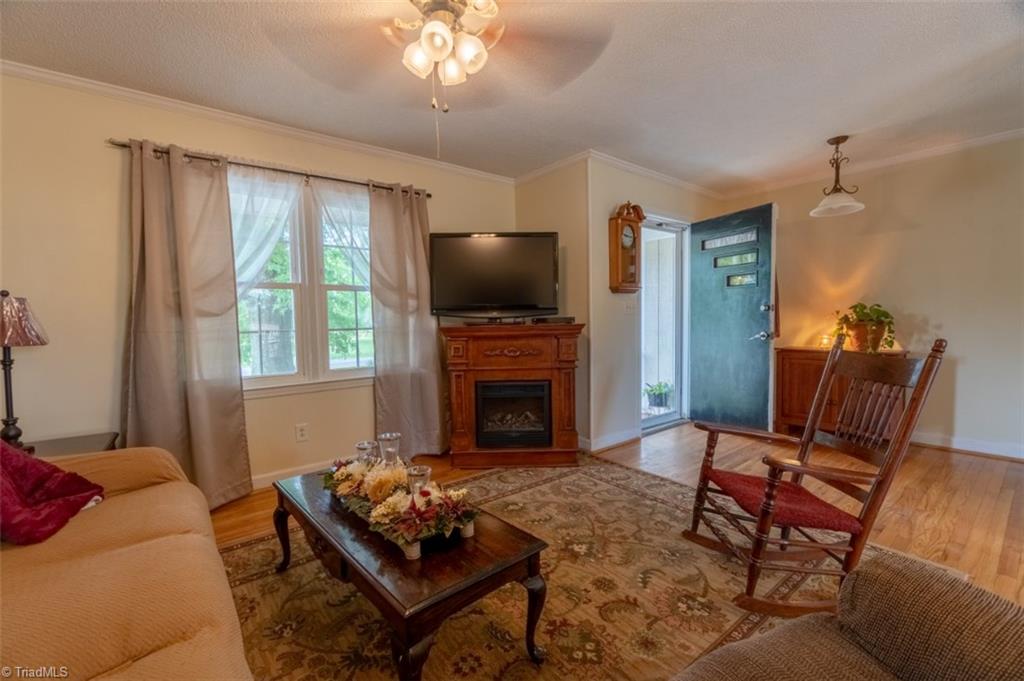 807 Grooms Road Reidsville, NC 27320 - Photo 3 of 25 Gallery Image 3