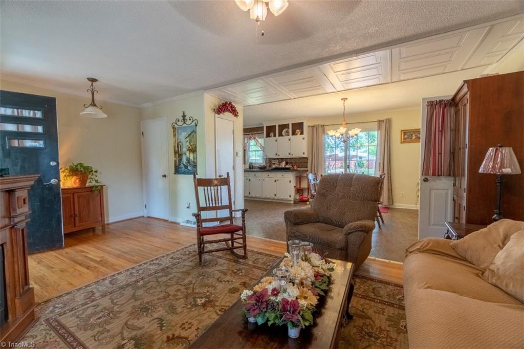 807 Grooms Road Reidsville, NC 27320 - Photo 5 of 25 Gallery Image 5