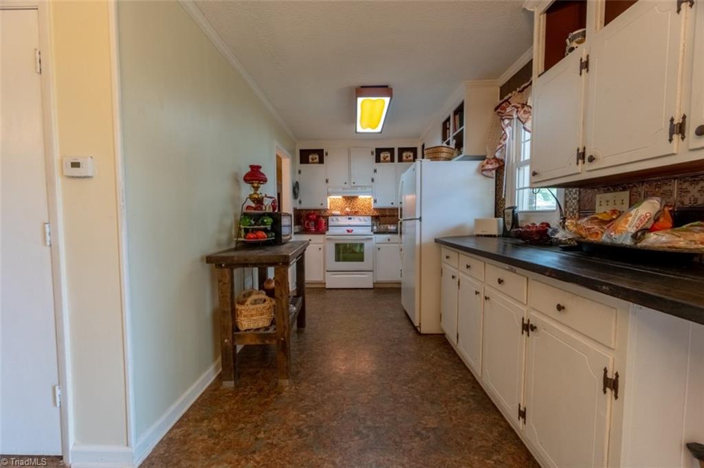 807 Grooms Road Reidsville, NC 27320 - Photo 7 of 25 Gallery Image 7