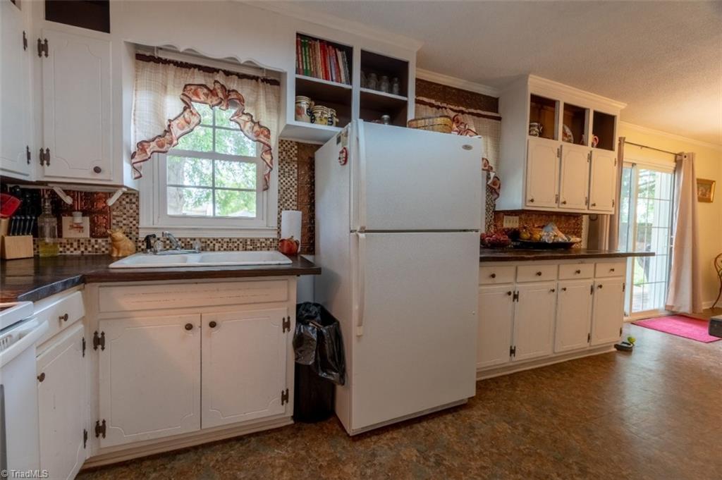 807 Grooms Road Reidsville, NC 27320 - Photo 8 of 25 Gallery Image 8