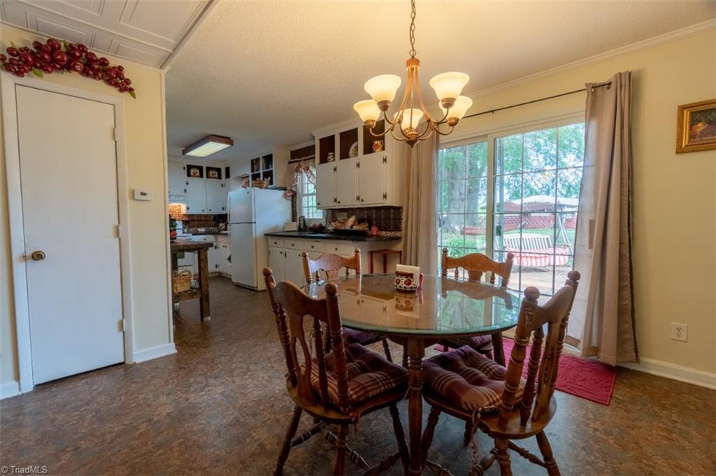 807 Grooms Road Reidsville, NC 27320 - Photo 10 of 25 Gallery Image 10