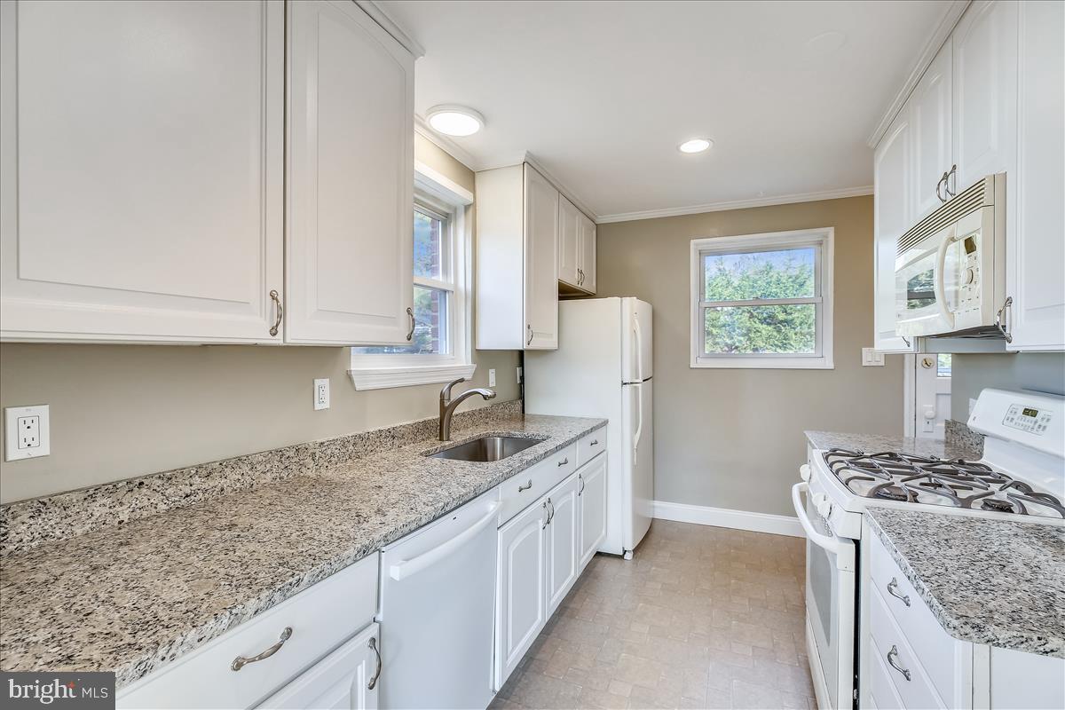 5023 Cushing Drive Kensington, MD 20895 - Photo 11 of 34 Kitchen