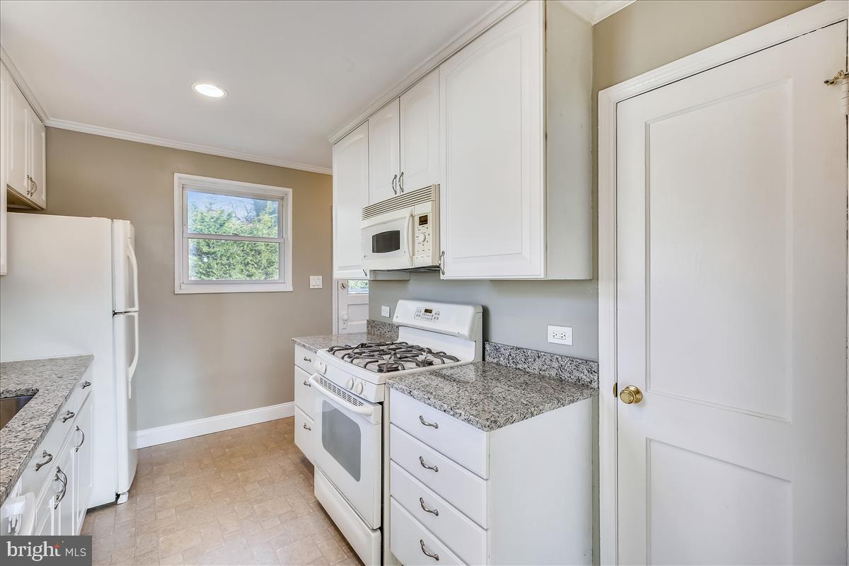 5023 Cushing Drive Kensington, MD 20895 - Photo 12 of 34 Kitchen