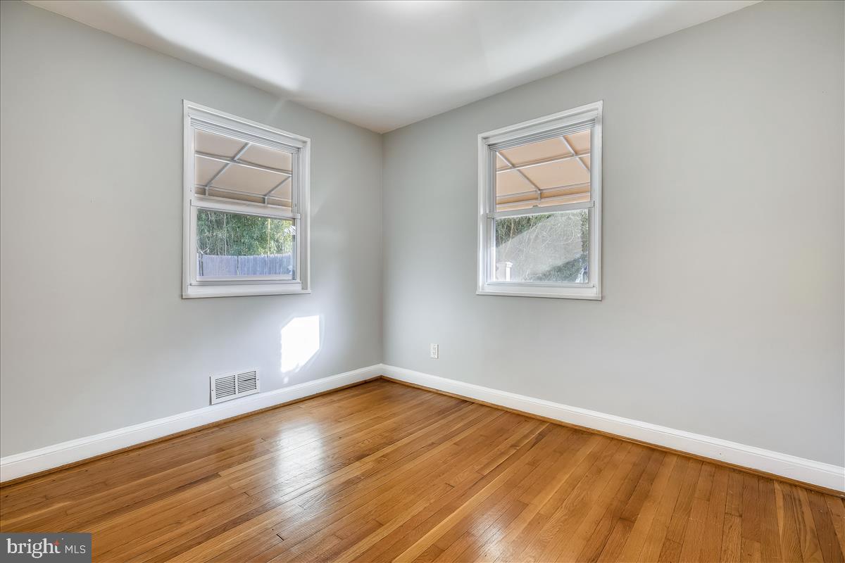 5023 Cushing Drive Kensington, MD 20895 - Photo 15 of 34 2nd Bedroom