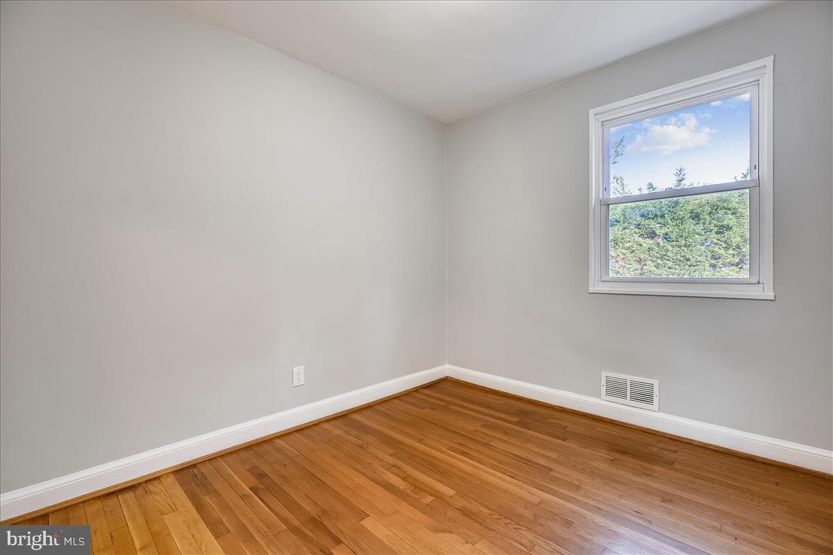 5023 Cushing Drive Kensington, MD 20895 - Photo 19 of 34 3rd Bedroom