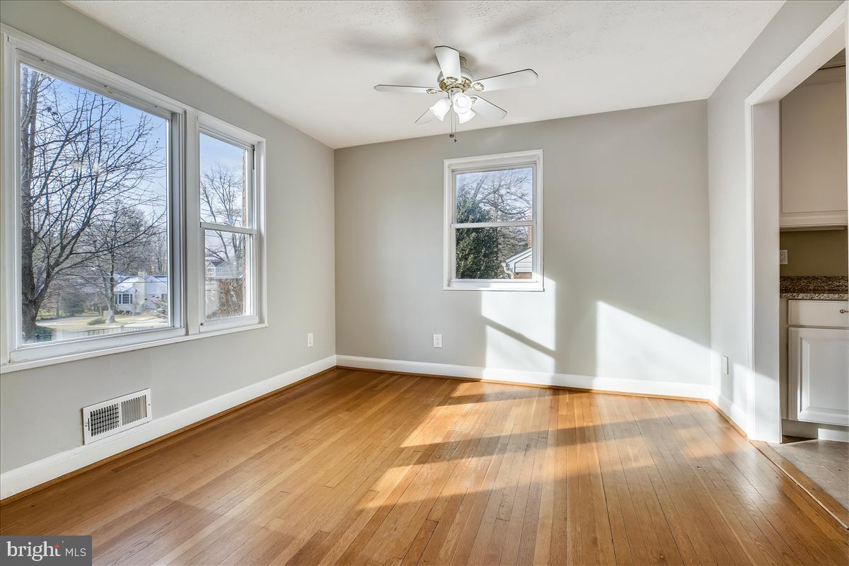 5023 Cushing Drive Kensington, MD 20895 - Photo 7 of 34 Dining Area