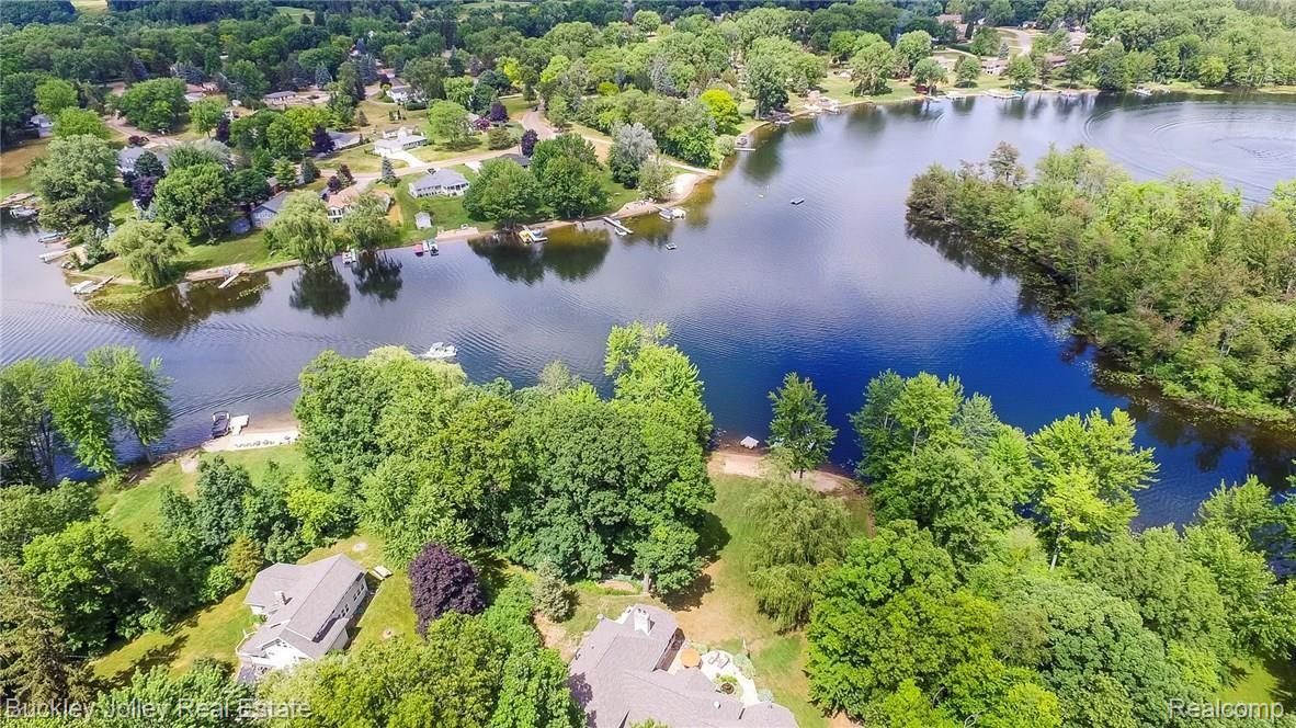 11631 Ridge Road South Lyon, MI 48178 - Photo 40 of 40 Chain of 4 Private Lakes