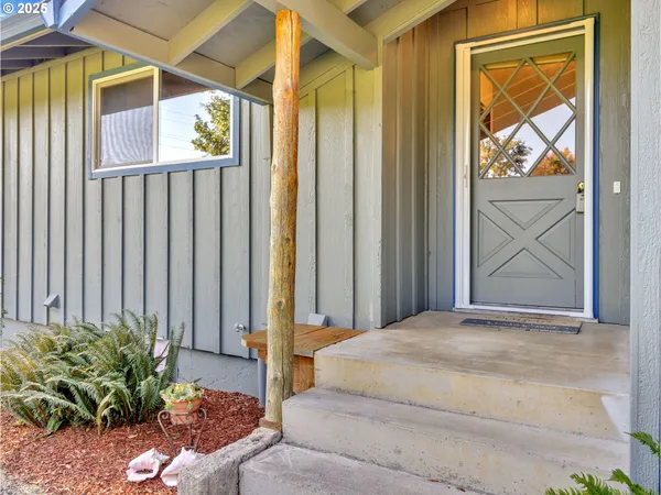 $999,995 | 44434 Southeast Coalman Road, Sandy, OR 97055