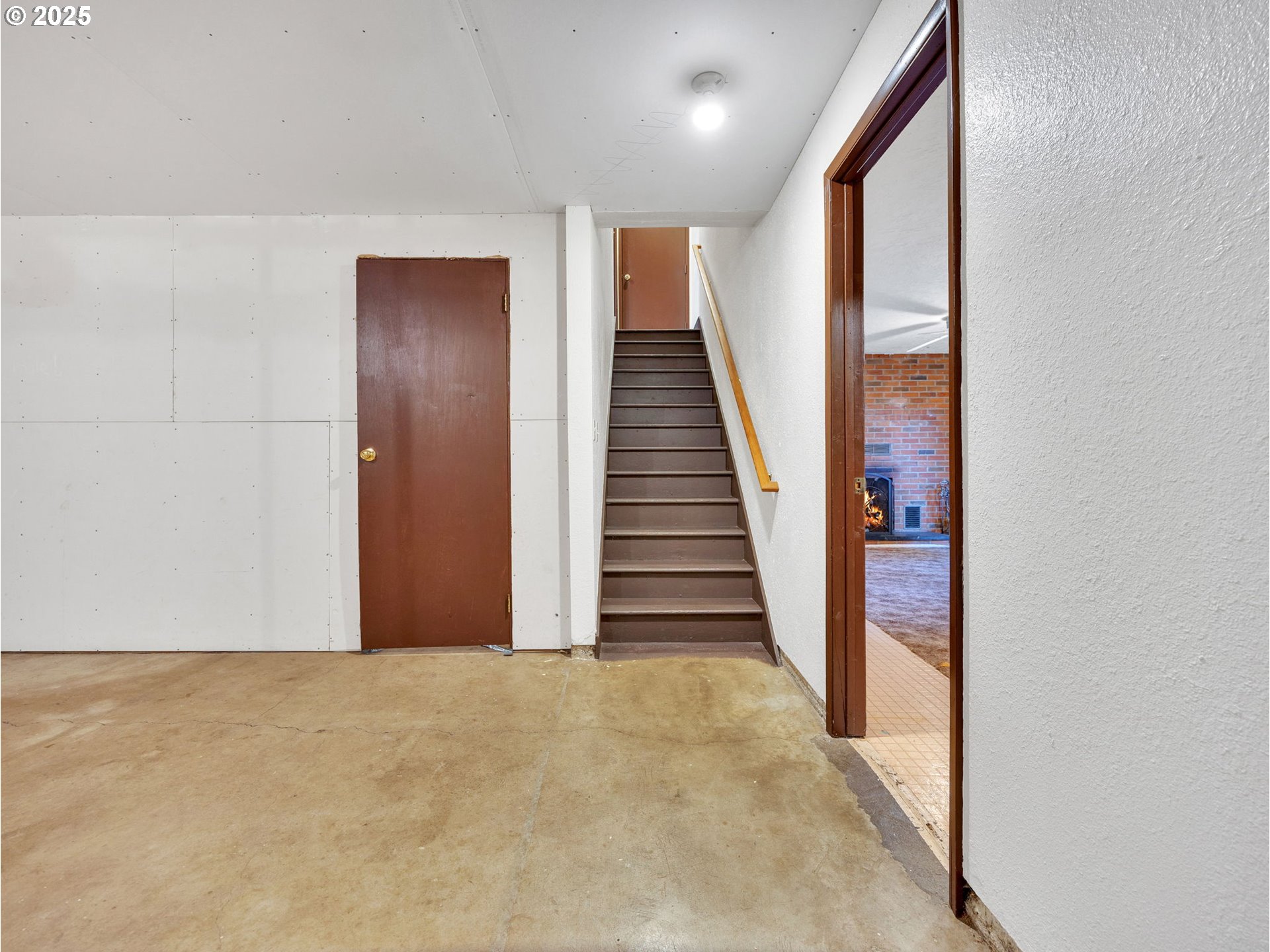 44434 Southeast Coalman Road Sandy, OR 97055 - Photo 35 of 48 a view of a hallway with staircase