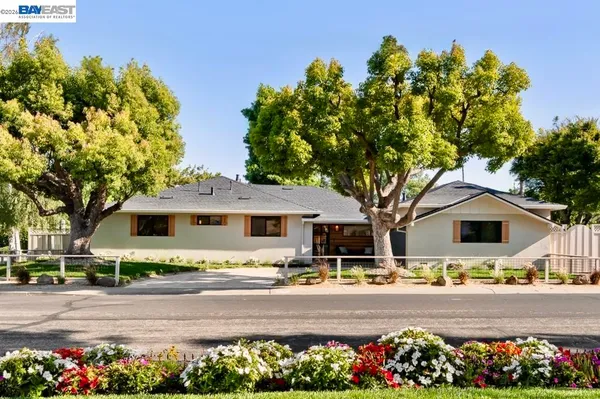 $2,575,000 | 1300 Patio Drive, Campbell, CA 95008