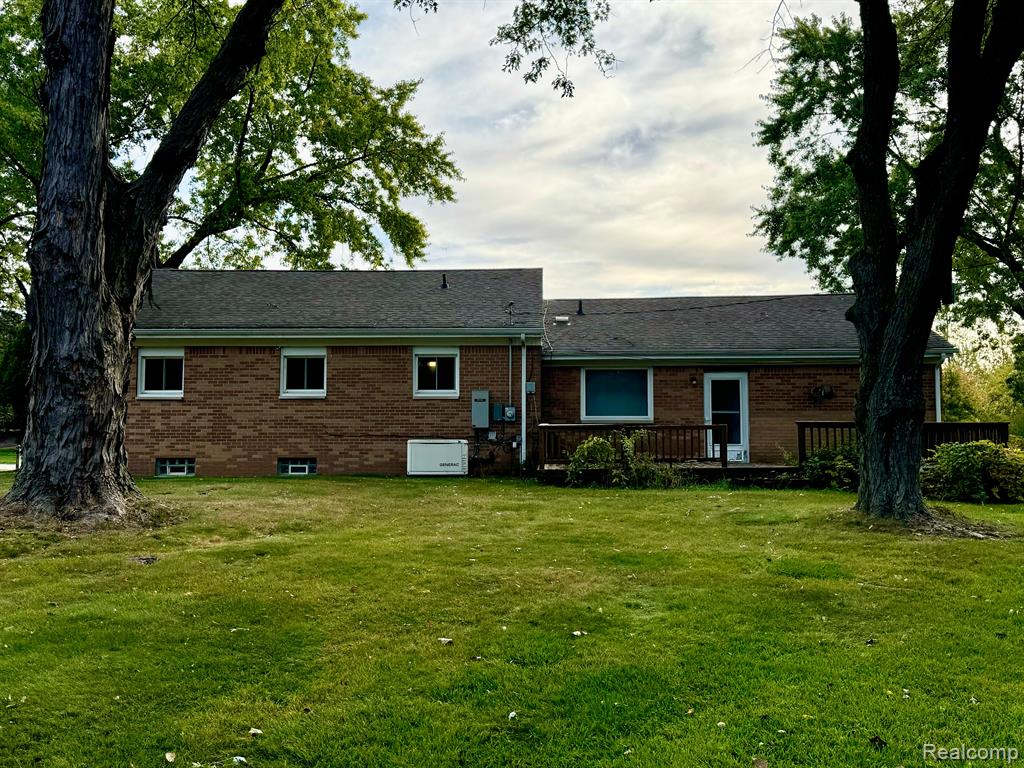 5215 Clintonville Road Clarkston, MI 48346 - Photo 9 of 15 Gallery Image 9
