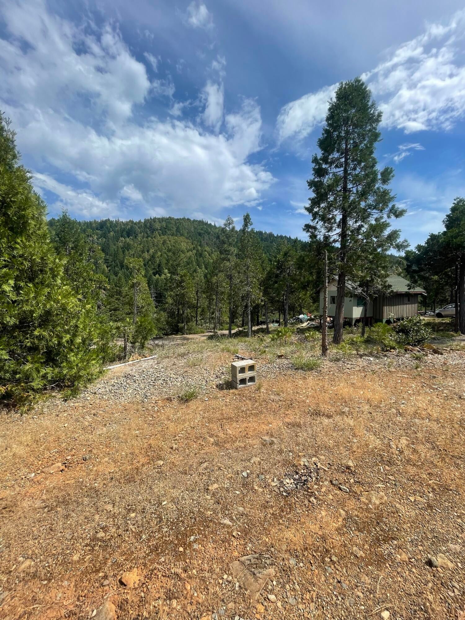 2040 Lone Mountain Road O'Brien, OR 97534 - Photo 1 of 21 IMG_3783