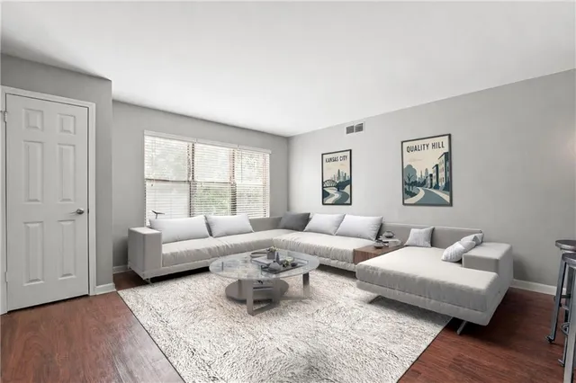 $169,900 | 435 West 9th Street, Unit 204, Kansas City, MO 64105