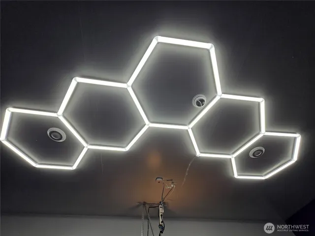 $4,250 | 28902 239th Avenue Southeast, Maple Valley, WA 98010