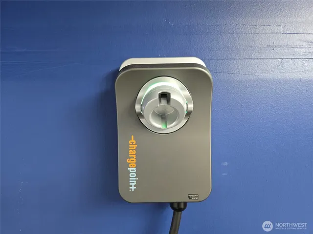 $4,250 | 28902 239th Avenue Southeast, Maple Valley, WA 98010