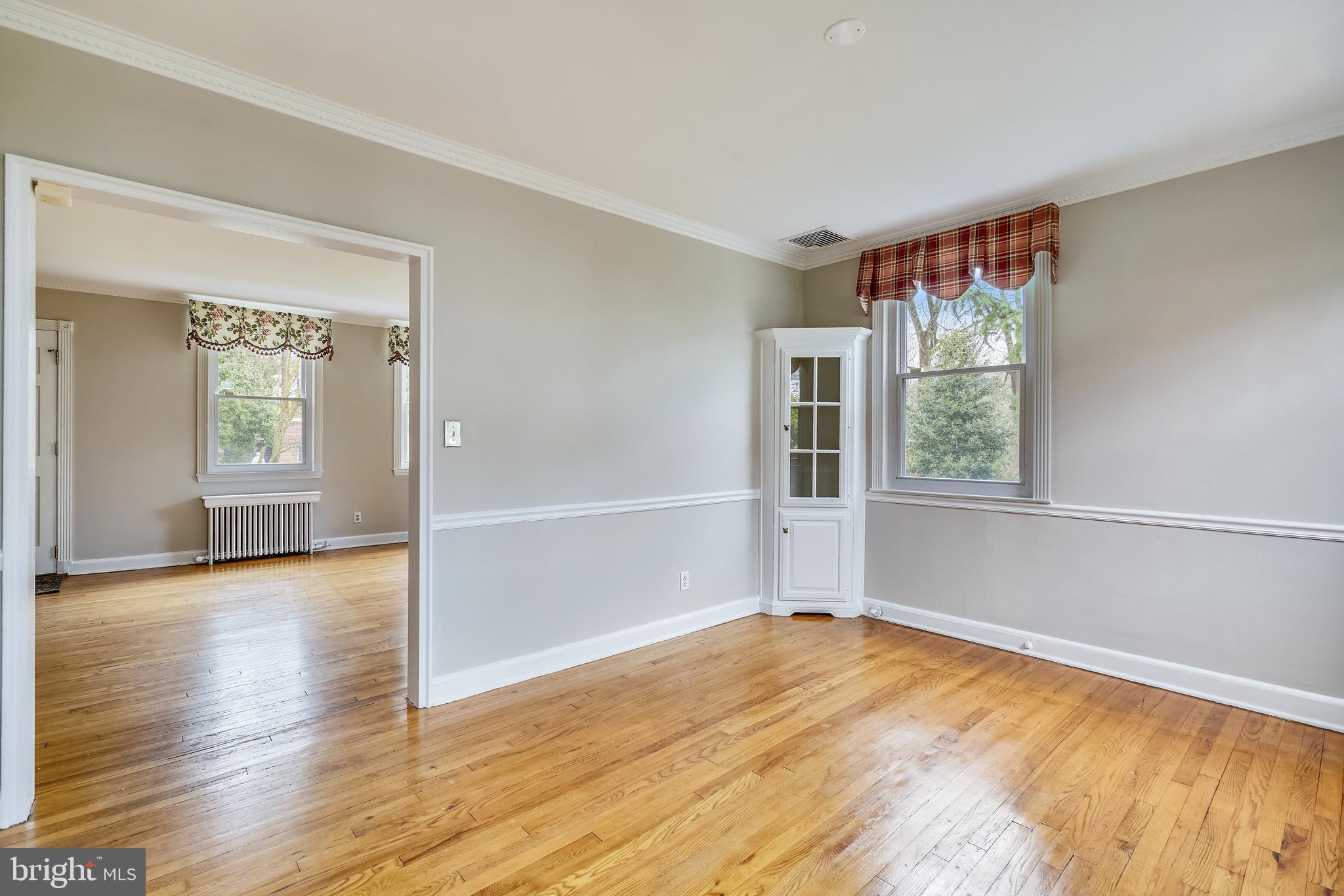 5203 Falls Road, Unit 22 Baltimore, MD 21210 - Photo 19 of 39 Dining Room w/ built in corner cabinet