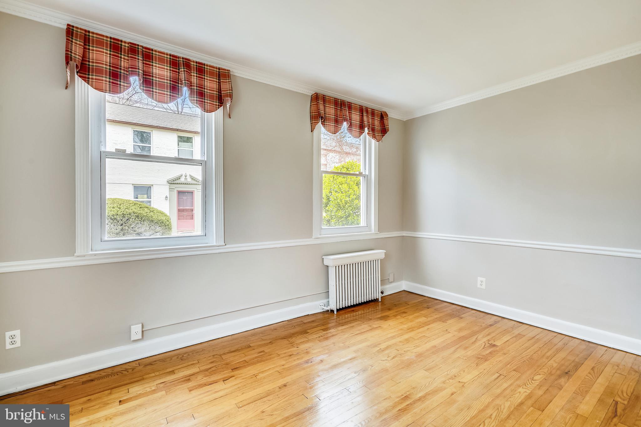 5203 Falls Road, Unit 22 Baltimore, MD 21210 - Photo 21 of 39 Dining Room