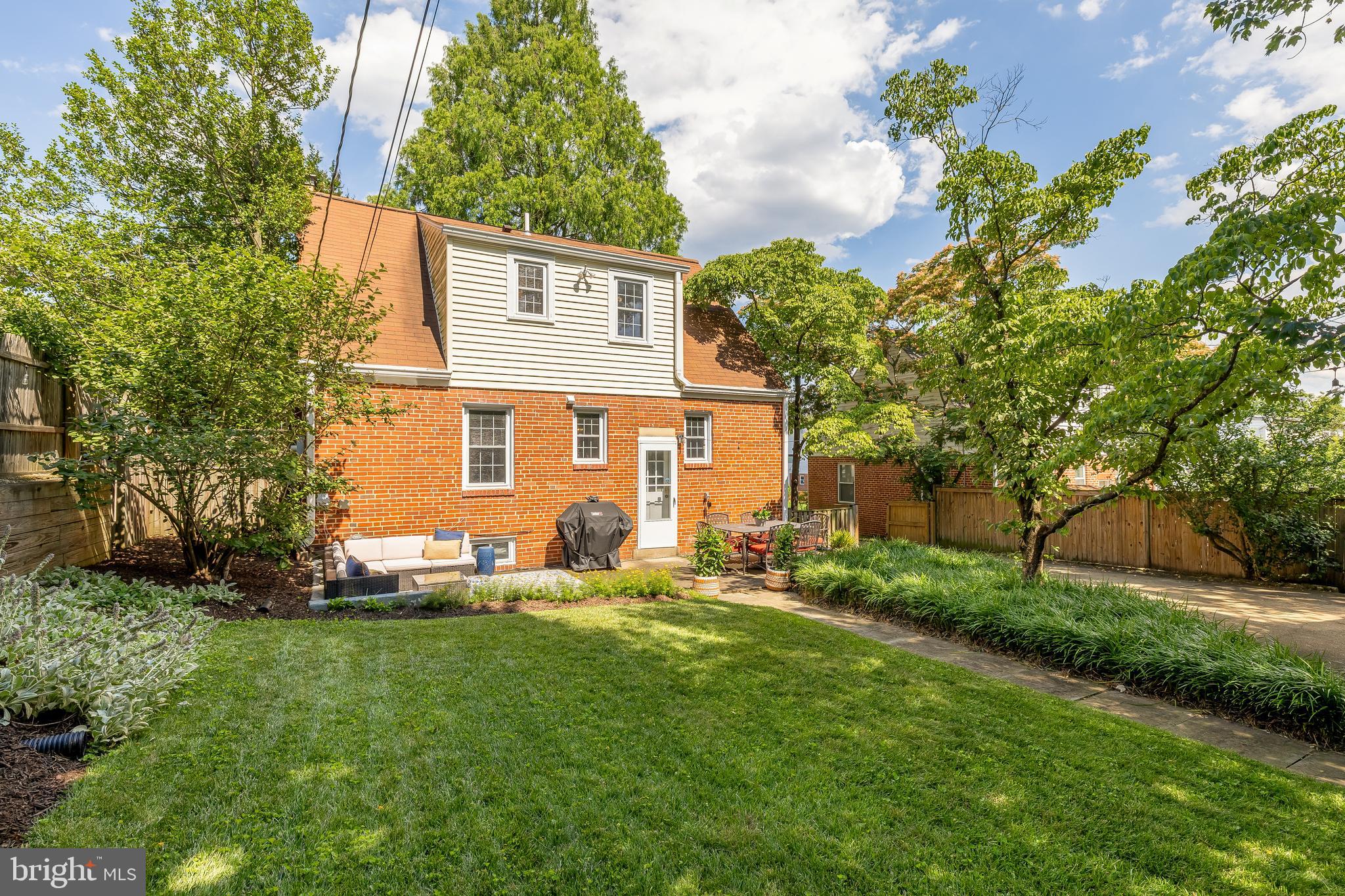 2832 Summerfield Road Falls Church, VA 22042 - Photo 40 of 43