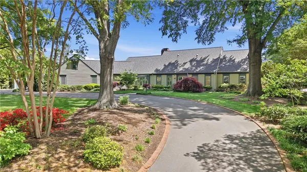 $1,100,000 | 176 Fescue Drive, Bermuda Run, NC 27006