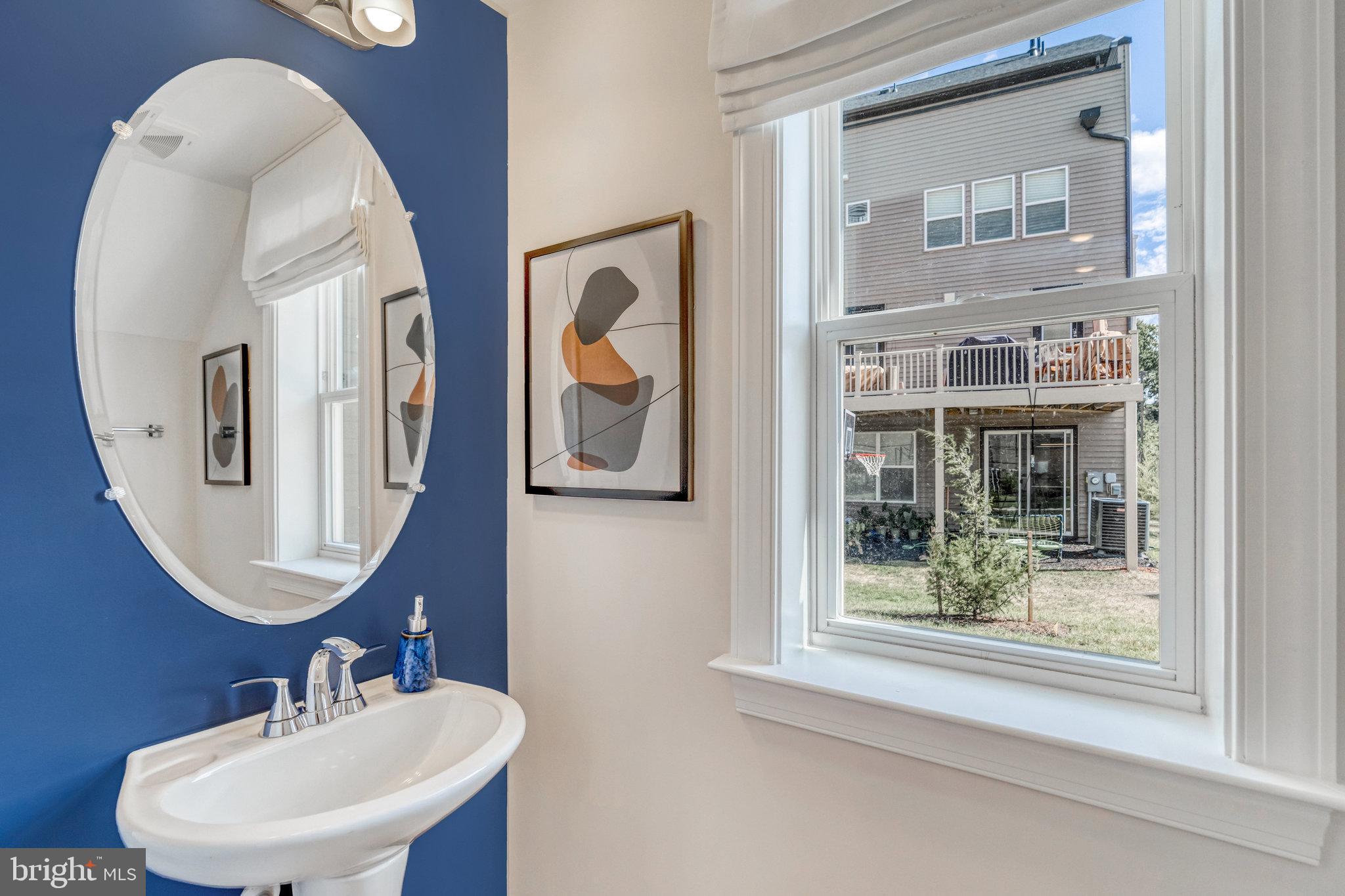 4900 Chelan Crossing Chantilly, VA 20151 - Photo 19 of 39 SAMPLE PHOTO ONLY -MAIN LEVEL HALF BATH