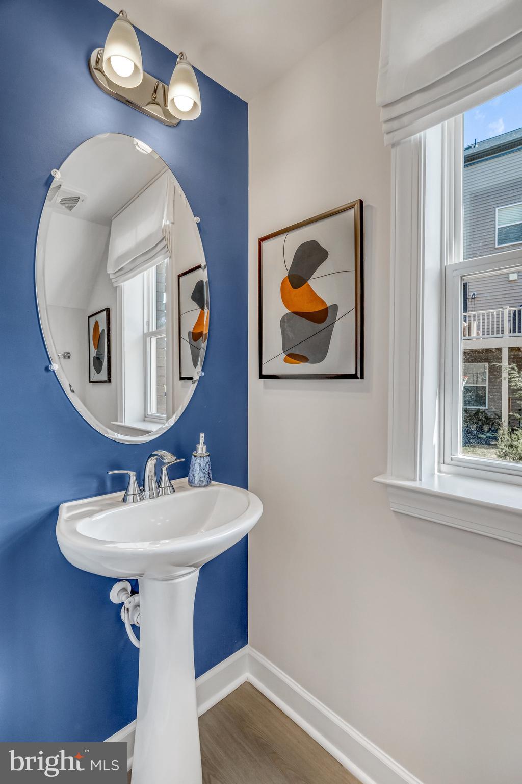 4900 Chelan Crossing Chantilly, VA 20151 - Photo 20 of 39 SAMPLE PHOTO ONLY -MAIN LEVEL HALF BATH