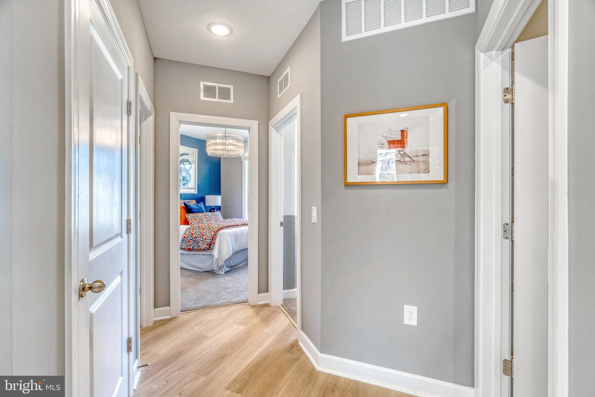 4900 Chelan Crossing Chantilly, VA 20151 - Photo 22 of 39 SAMPLE PHOTO ONLY -UPPER HALL