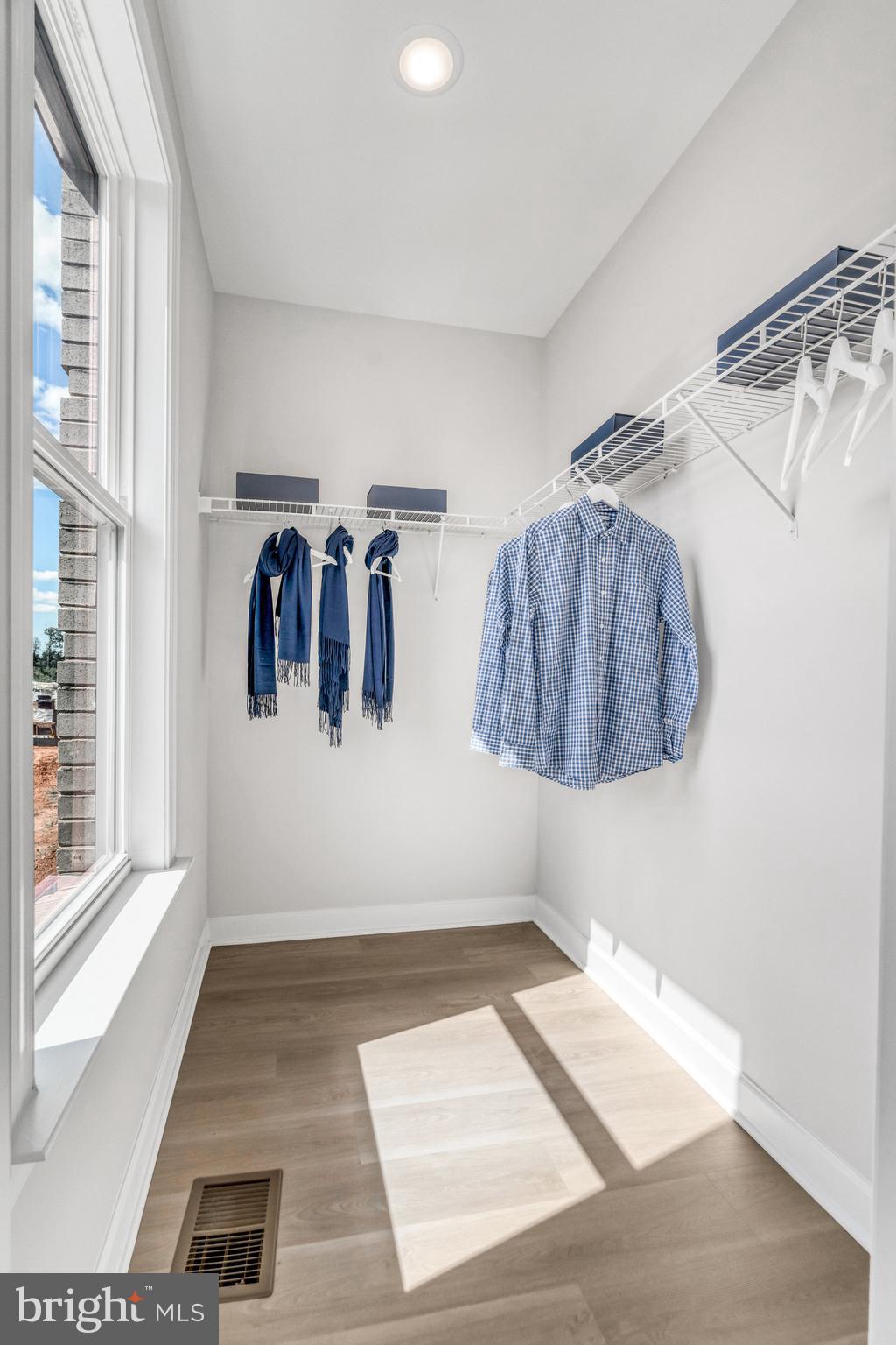 4900 Chelan Crossing Chantilly, VA 20151 - Photo 32 of 39 SAMPLE PHOTO ONLY -PRIMARY BEDROOM CLOSET 1