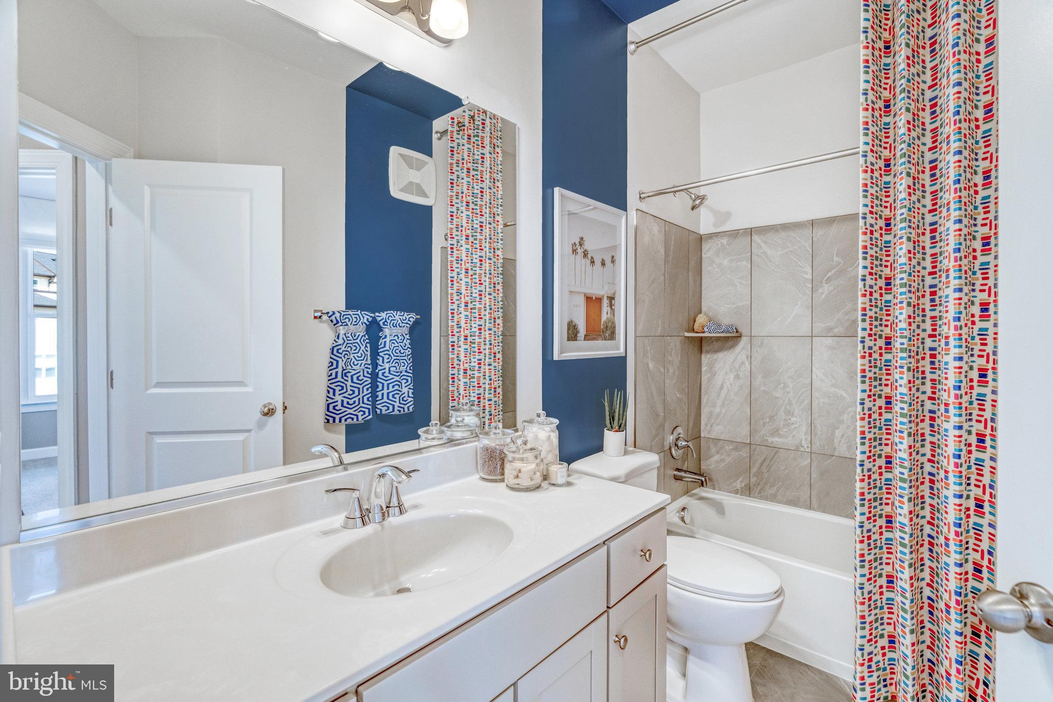 4900 Chelan Crossing Chantilly, VA 20151 - Photo 37 of 39 SAMPLE PHOTO ONLY -2ND BATH