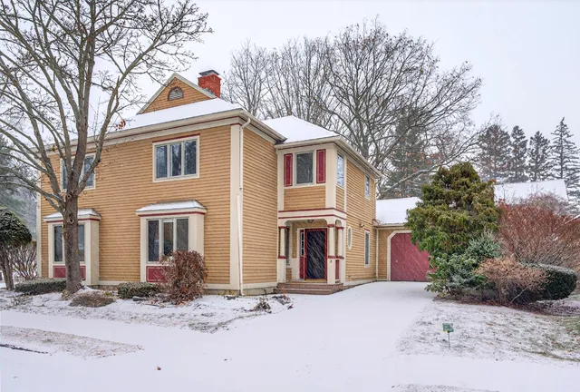 $539,000 | 18 Stoneledge Drive, Unit 18, Portland, ME 04102