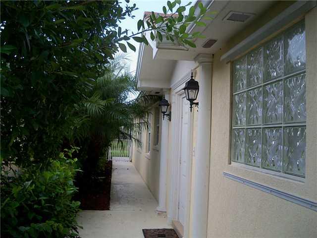 9021 Southeast Eldorado Way Hobe Sound, FL 33455 - Photo 21 of 23 Gallery Image 21