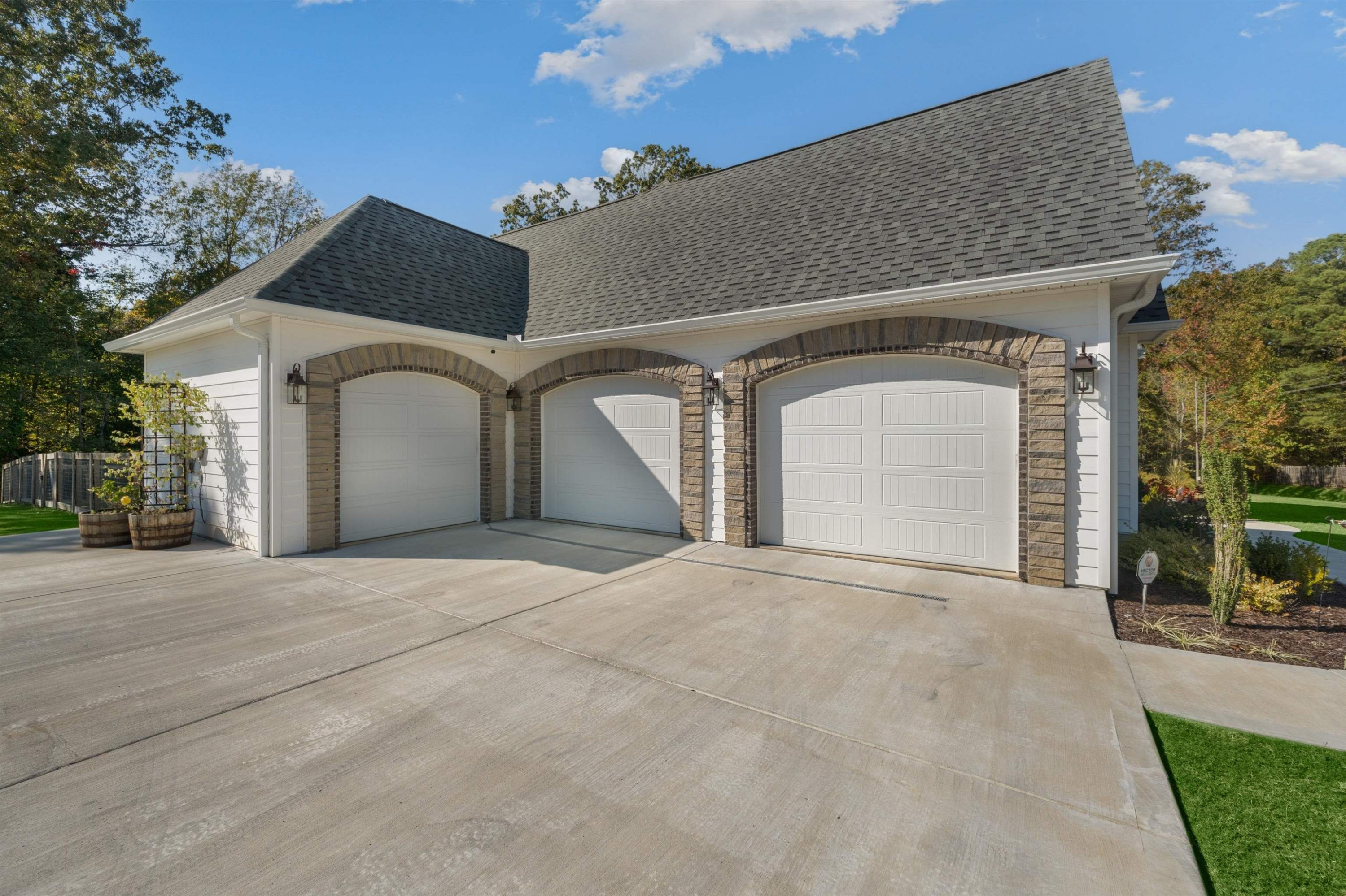 491 Cooper Anderson Road Jackson, TN 38305 - Photo 3 of 30 a front view of a house with a garage