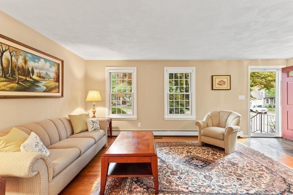 136 Dalton Road Holliston, MA 01746 - Photo 4 of 36 Gallery Image 4