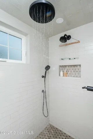 $1,424,750 | 1 Pickett Lane, Rexford, NY 12148