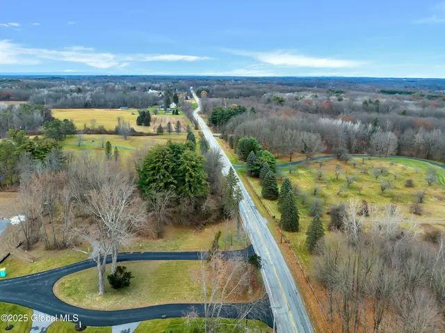 $1,424,750 | 1 Pickett Lane, Rexford, NY 12148