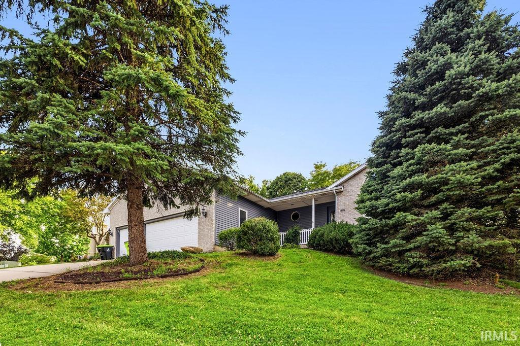 1904 Hunter's Ridge Drive Huntington, IN 46750 - Photo 4 of 41