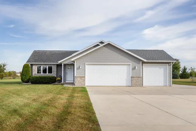 $510,000 | W2718 Fonda Lane, Belleville, WI 53508