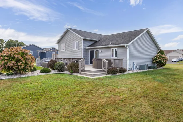 $510,000 | W2718 Fonda Lane, Belleville, WI 53508